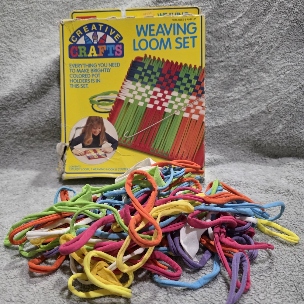 Creative Crafts Weaving Loom‎ Set Colored Looper Bands And Box ONLY Vintage 1993